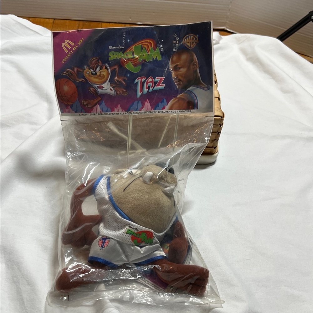 Warner Bros. Vintage 1996 McDonald's Space Jam TAZ plush Looney Tunes Toy